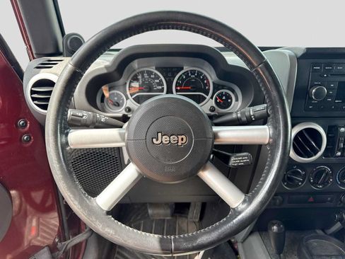 Used 2008 Jeep Wrangler Unlimited Sahara AWD/4WD image 14