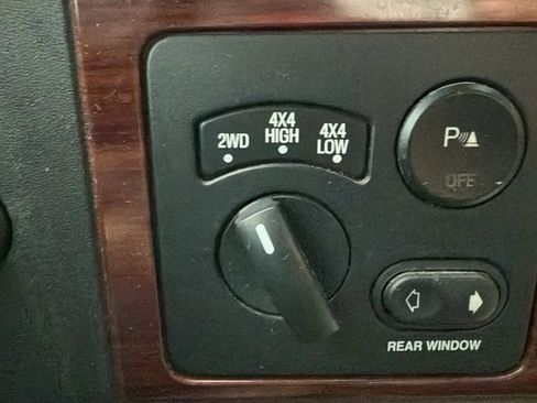 Used 2005 Ford F350 Lariat image 24