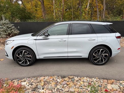 New 2026 Lincoln Corsair Grand Touring image 2