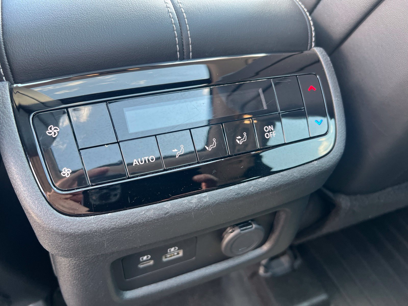 Used 2024 INFINITI QX60 Luxe w/ Vision Package AWD/4WD image 16