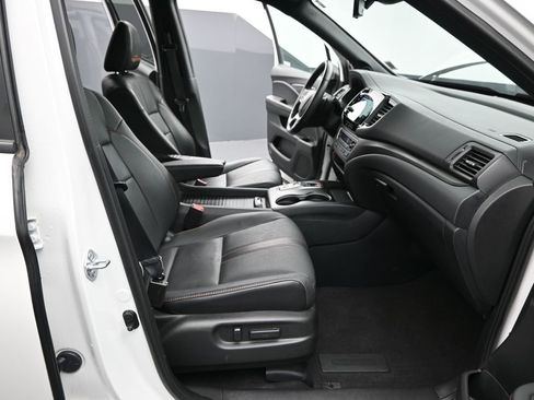 Used 2023 Honda Passport TrailSport image 17