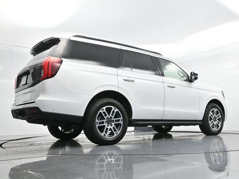 Used 2025 Ford Expedition Active AWD/4WD image 56