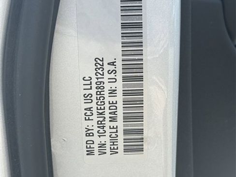 Used 2024 Jeep Grand Cherokee L Summit image 33