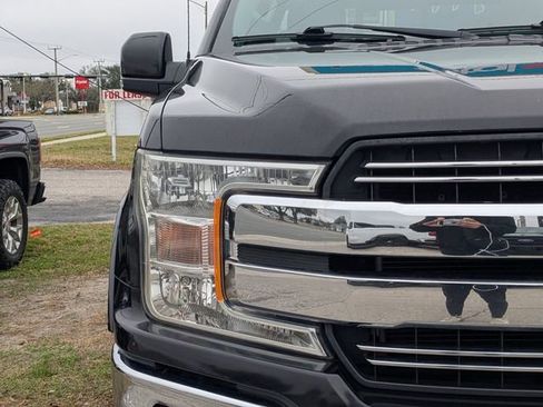 Used 2020 Ford F150 Lariat image 9