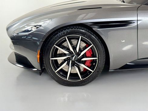 Used 2017 Aston Martin DB11 V12 RWD image 36