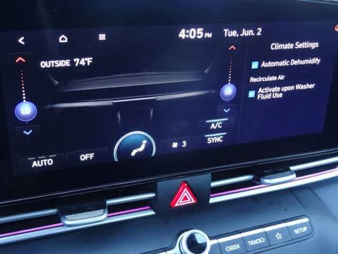 Used 2024 Hyundai Elantra SEL FWD image 22
