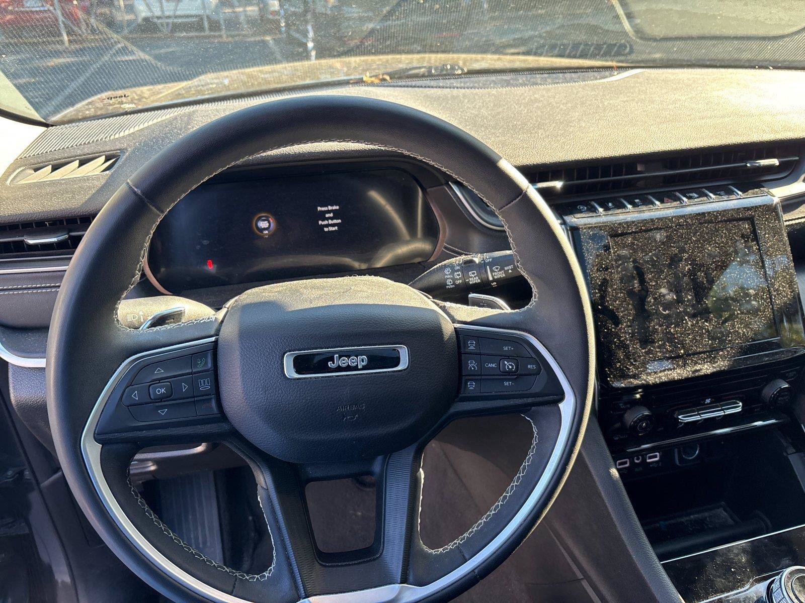 Used 2023 Jeep Grand Cherokee Laredo RWD image 17