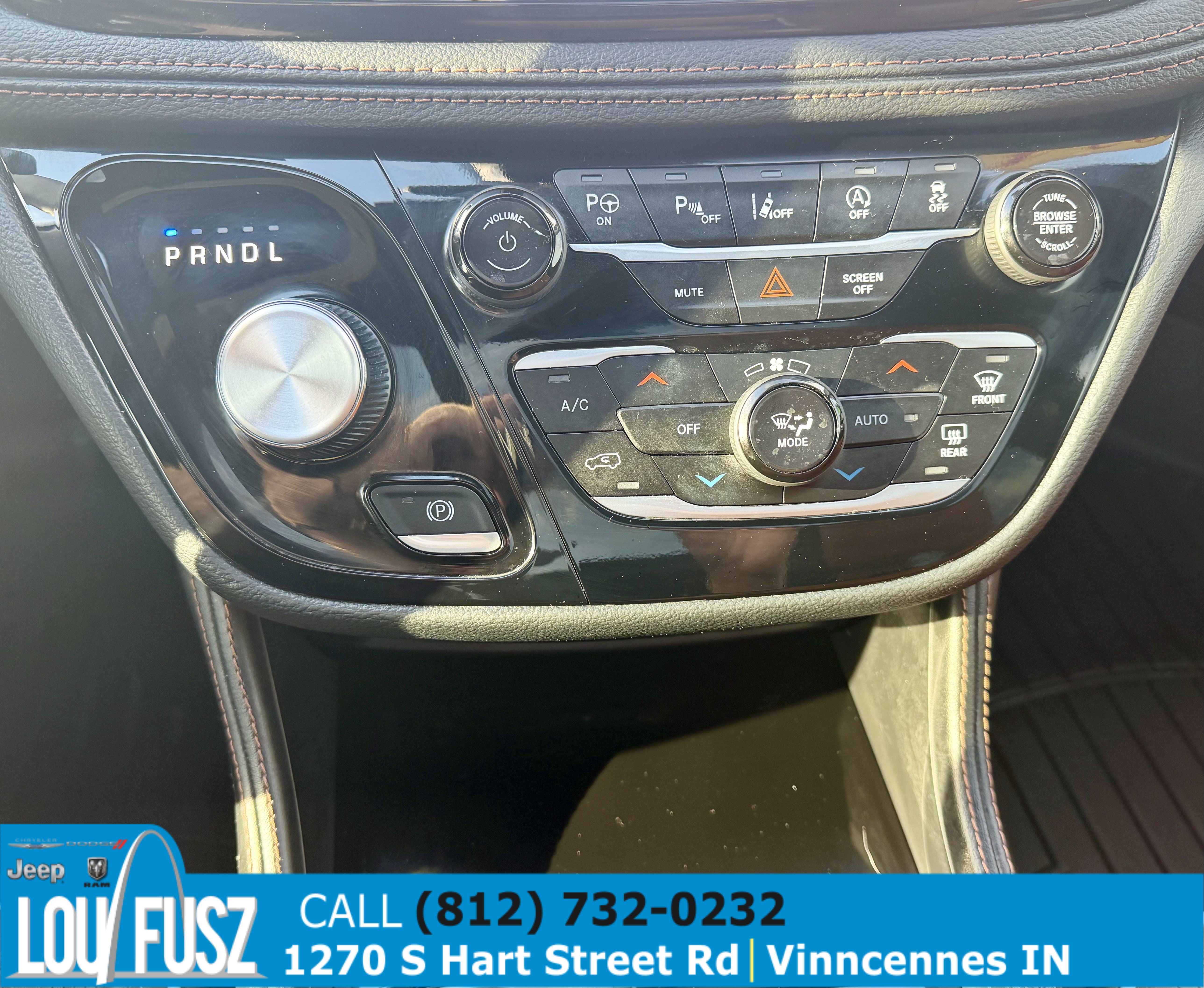Used 2024 Chrysler Pacifica Pinnacle AWD/4WD image 15