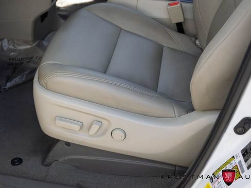Used 2020 Toyota Sienna XLE Premium FWD image 25