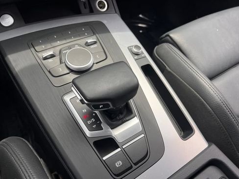 Used 2020 Audi Q5 2.0T Premium w/ Titanium Sport Package AWD/4WD image 25