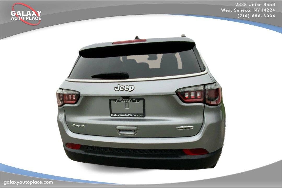Used 2024 Jeep Compass Latitude AWD/4WD image 6