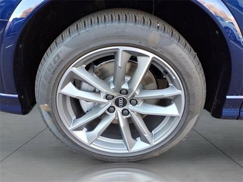 New 2025 Audi Q3 2.0T Premium image 5