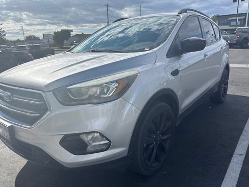 Used 2019 Ford Escape SE AWD/4WD image 2