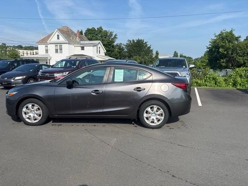 Used 2018 MAZDA MAZDA3 Sport FWD image 9