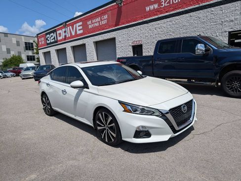 Used 2021 Nissan Altima 2.5 Platinum AWD/4WD image 1