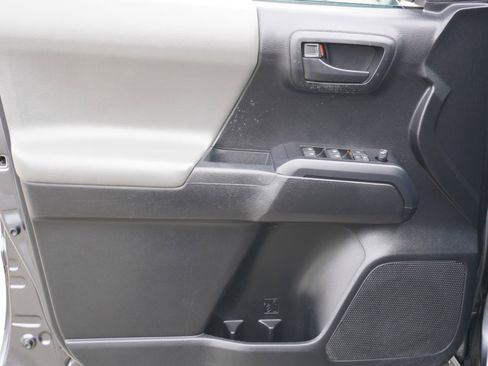 Used 2022 Toyota Tacoma SR image 17