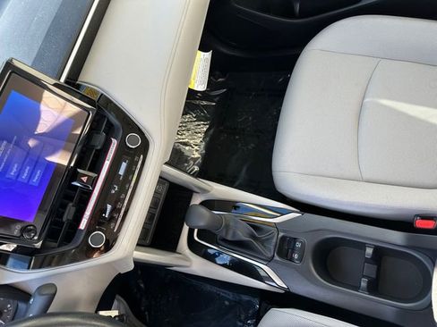 Certified 2025 Toyota Corolla Cross L image 36