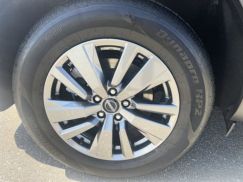 Certified 2025 Nissan Pathfinder S image 11