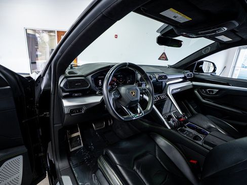 Used 2019 Lamborghini Urus image 39