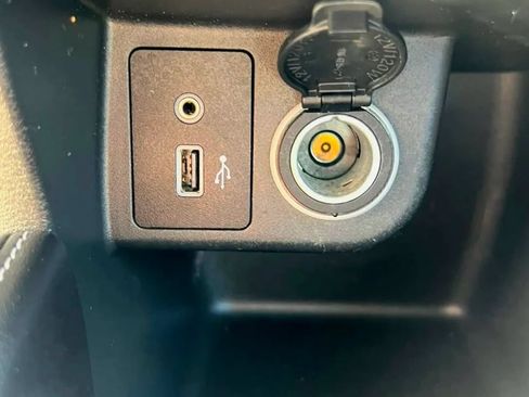 Used 2018 Nissan Kicks SV w/ Exterior Package FWD image 33