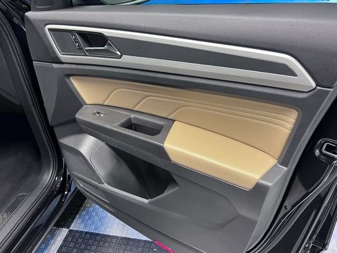 Certified 2023 Volkswagen Atlas Cross Sport SE FWD image 12