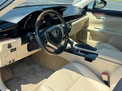 Used 2013 Lexus ES 350 w/ Luxury Pkg FWD image 12
