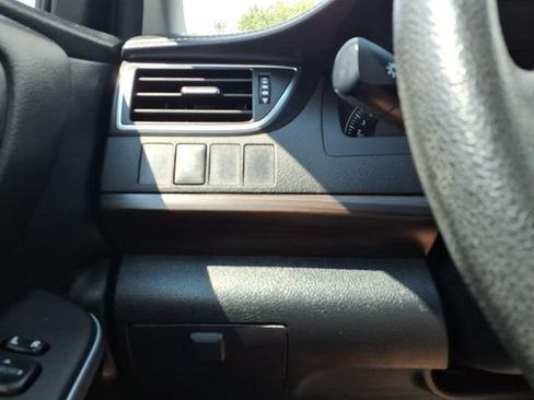 Used 2015 Toyota Camry LE FWD image 13