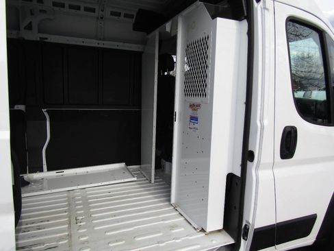 Used 2024 RAM ProMaster 2500 w/ Convenience Group image 24
