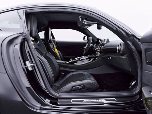 Used 2018 Mercedes-Benz AMG GT R image 41