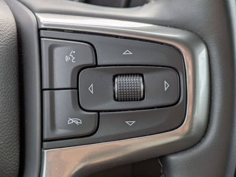 Used 2024 Chevrolet Suburban LT RWD image 31