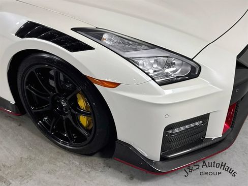 Used 2021 Nissan GT-R NISMO AWD/4WD image 51