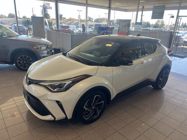 Used 2021 Toyota C-HR Limited FWD image 3