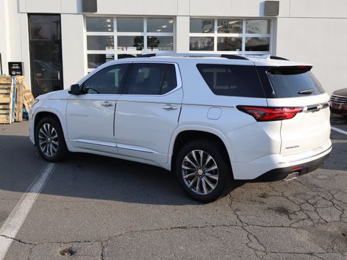 Used 2023 Chevrolet Traverse Premier w/ LPO, Floor Liner Package FWD image 8
