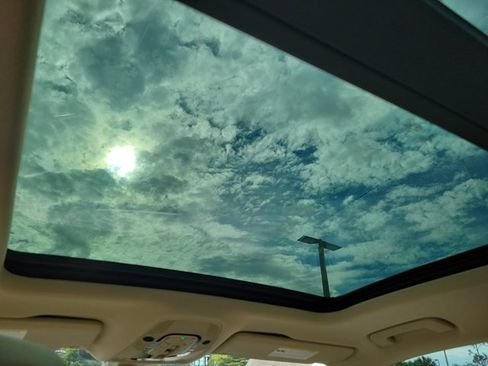 Certified 2025 Audi Q5 2.0T Premium Plus image 15