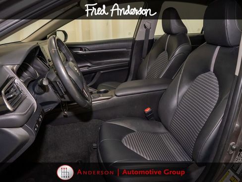 Used 2024 Toyota Camry SE FWD image 9