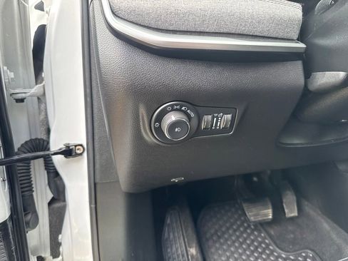 Used 2022 Jeep Compass Latitude w/ Sun and Sound Group AWD/4WD image 29