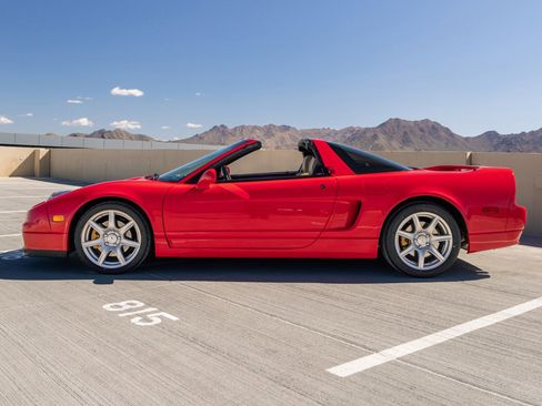 Used 2005 Acura NSX T image 8