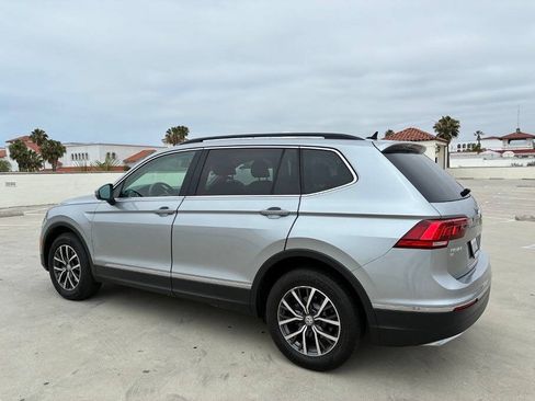 Used 2020 Volkswagen Tiguan SE w/ Panoramic Sunroof Package FWD image 16