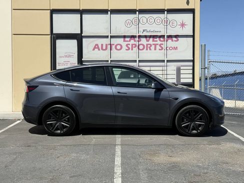 Used 2021 Tesla Model Y Long Range AWD/4WD image 4
