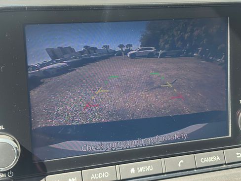 Used 2025 Nissan Rogue SV image 25