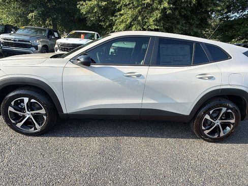 New 2026 Chevrolet Trax RS FWD image 9
