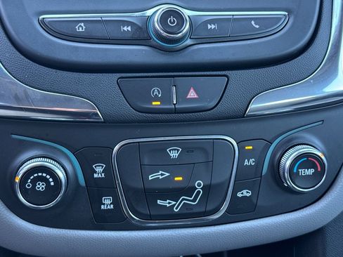 Used 2023 Chevrolet Equinox LS image 21