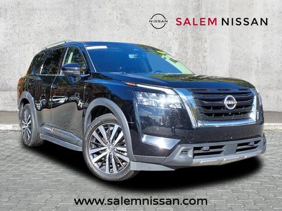 Used 2023 Nissan Pathfinder Platinum w/ Cargo Package