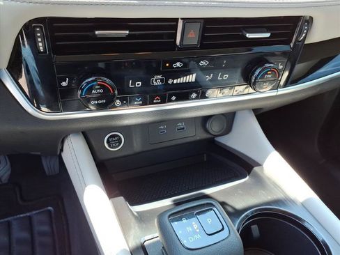 Used 2022 Nissan Rogue SL w/ SL Premium Package FWD image 21