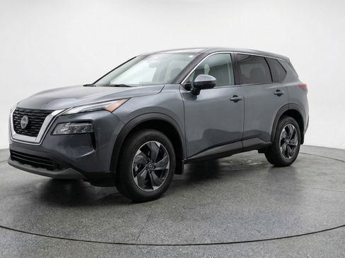 Used 2025 Nissan Rogue SV AWD/4WD image 3