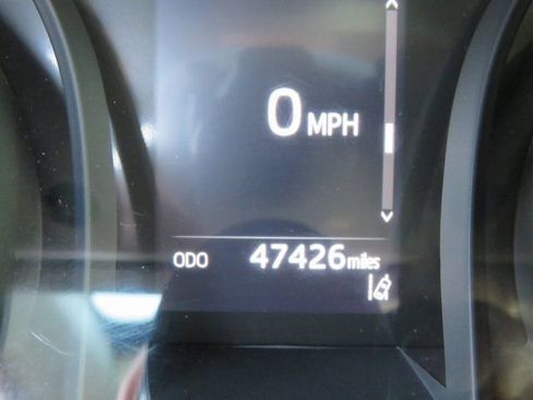 Certified 2022 Toyota Camry SE image 36