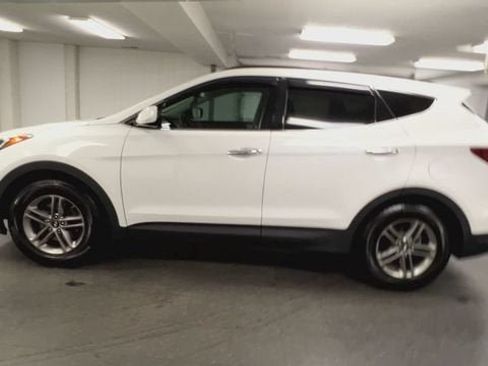 Used 2017 Hyundai Santa Fe Sport FWD image 5