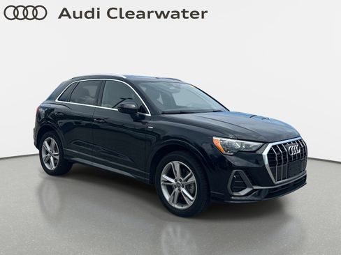 Used 2020 Audi Q3 2.0T Premium w/ Convenience Package AWD/4WD image 4