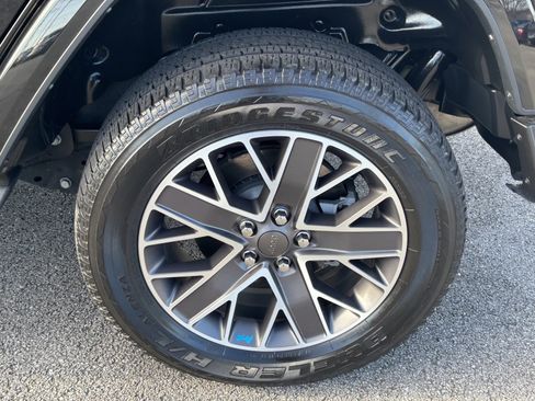 Used 2023 Jeep Wrangler Unlimited Sahara w/ Cold Weather Group image 14