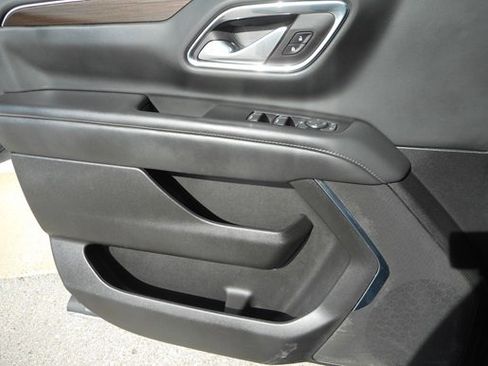 Used 2022 GMC Yukon SLE image 13